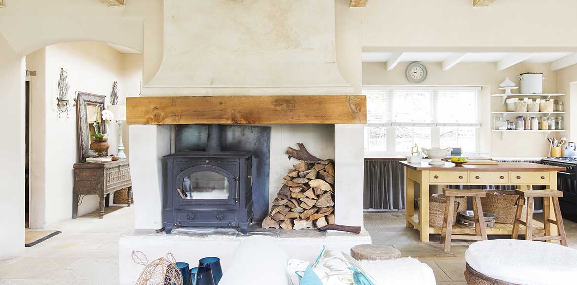 Should I turn my heat off during the day?